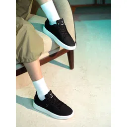 YOHO Women Blinc Hands Free Sneakers