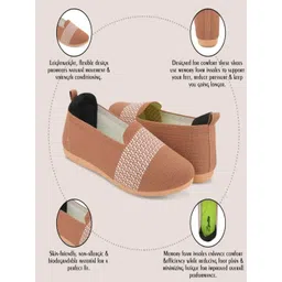 Ziplite Women Textured Slip-On Sneakers