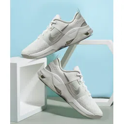 Zoom Bella 6 Training & Gym Shoes For Women
